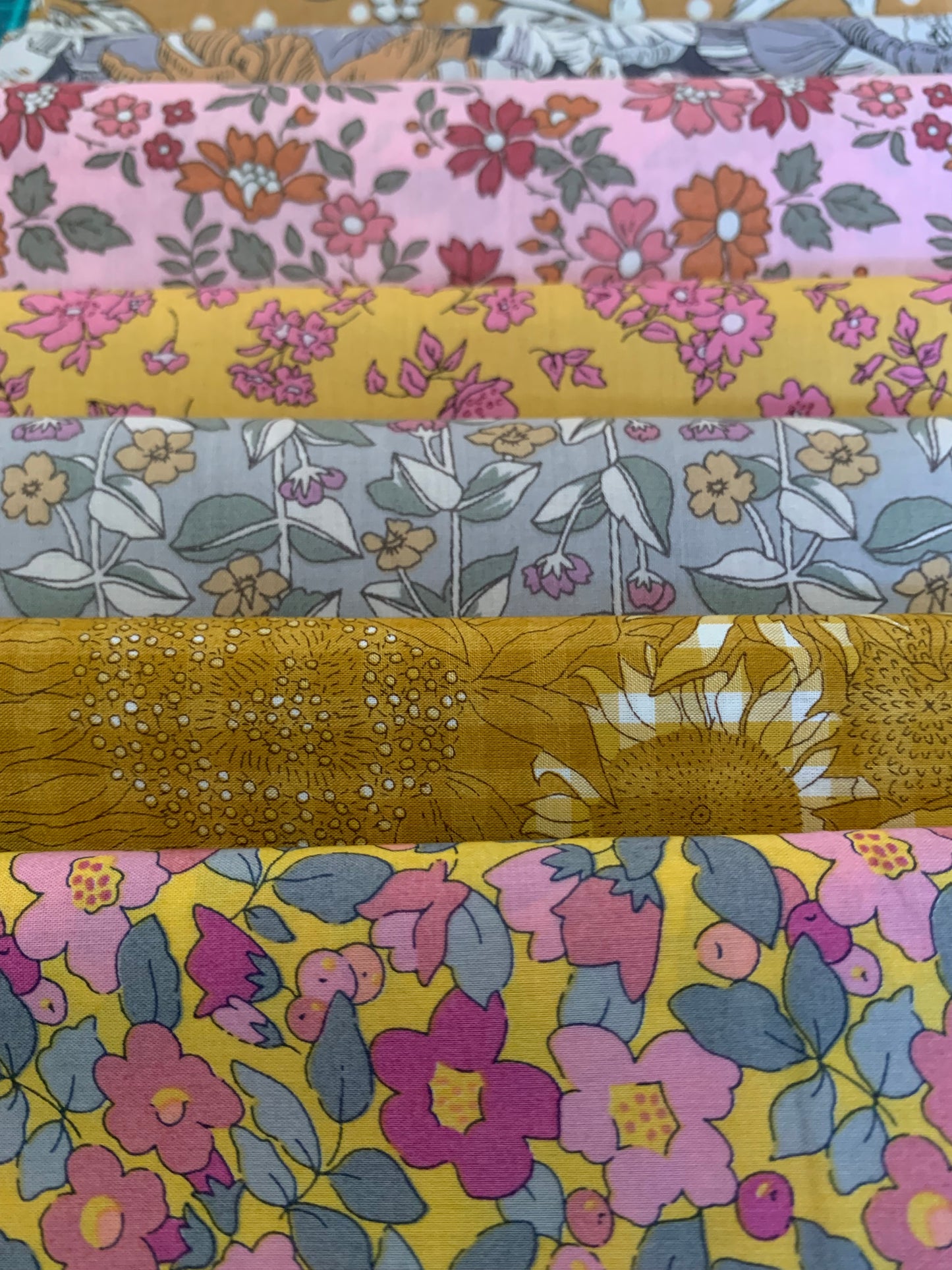 Liberty Japan - Mostly Mustard Set - fat 1/16th - 25x25cm x 10 pcs