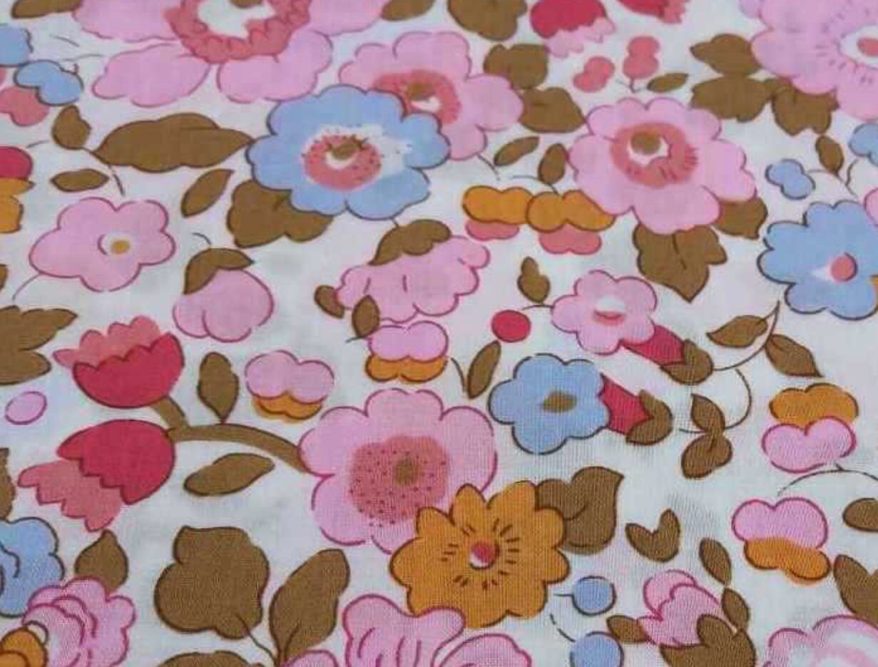 Liberty of London - Betsy Limited Edition - Tapioca Strawberry Milk - fat quarter