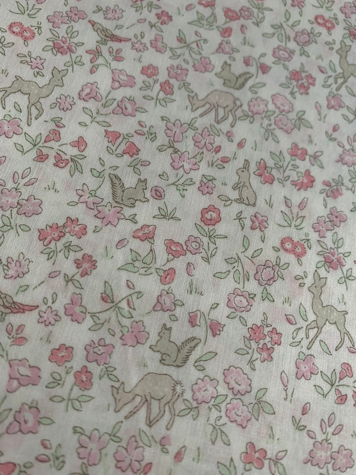 Liberty of London - Meadow Tails J22B - pink - fat quarter